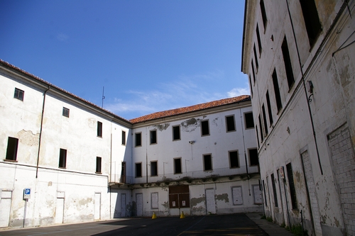 Foto Caserma Colli di Felizzano ad AstiCaserma Colli di Felizzano_06